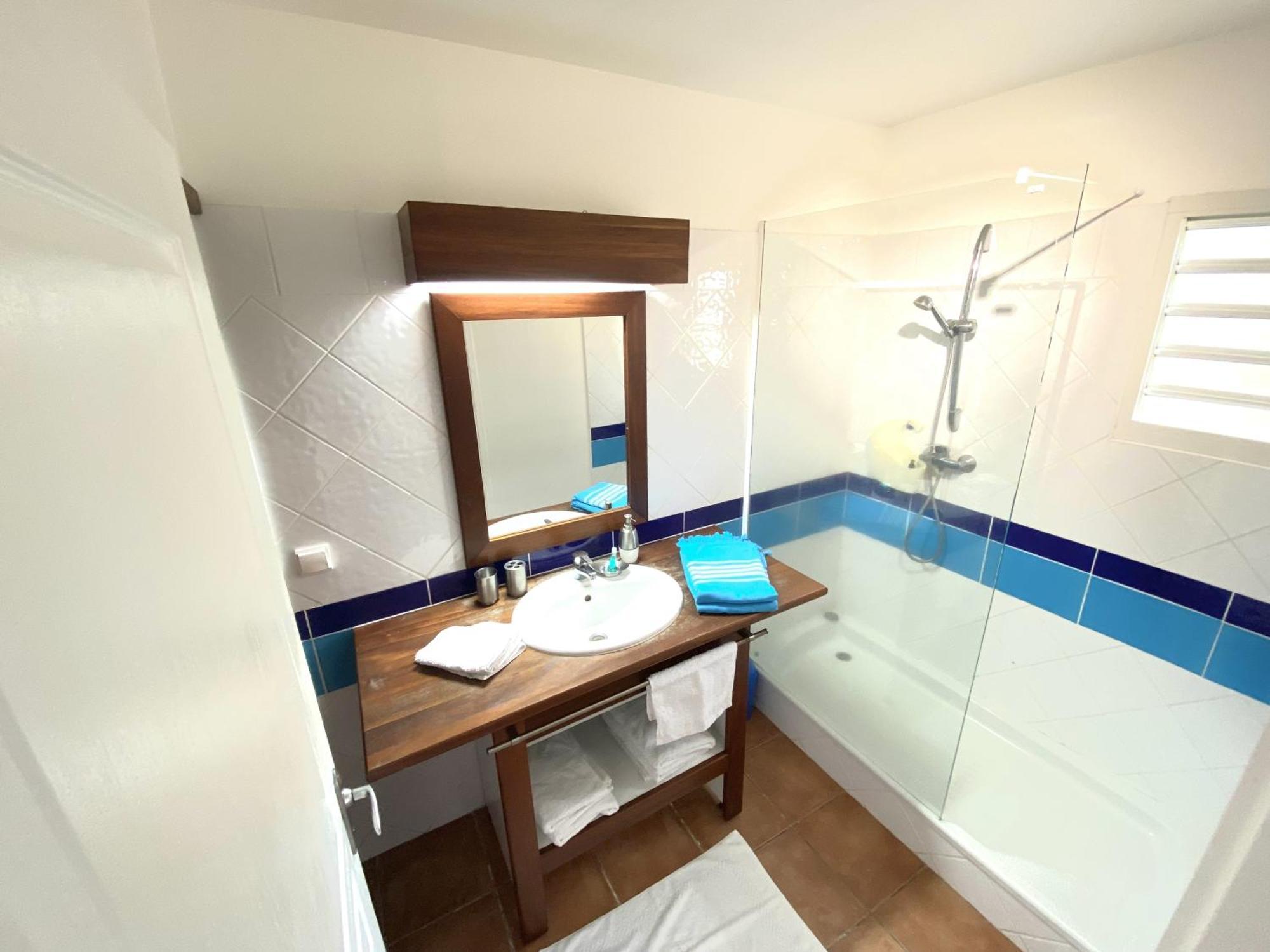 Marisol Les Pieds Dans L Eau Apartment Le Gosier  Ngoại thất bức ảnh